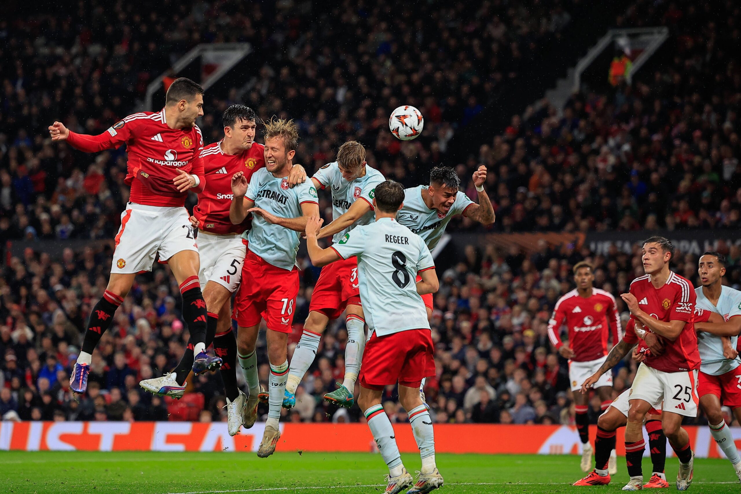 Manchester United Twente 1 1, în faza ligii Europa League