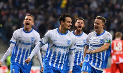 AEK Atena Universitatea Craiova, de la 22:00, pe iAMsport.ro