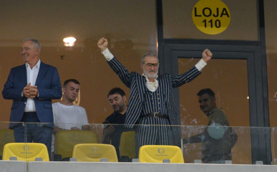 FCSB dă lovitura chiar de Ziua Națională! A aterizat la București pentru a semna contractul: ”Mă bucur să fiu aici”
