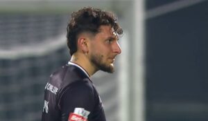 Ianis Stoica, în centrul atenției în Famalicao – Estrela 2 3! L a convins pe arbitru să arate roșu, dar a intervenit VAR ul