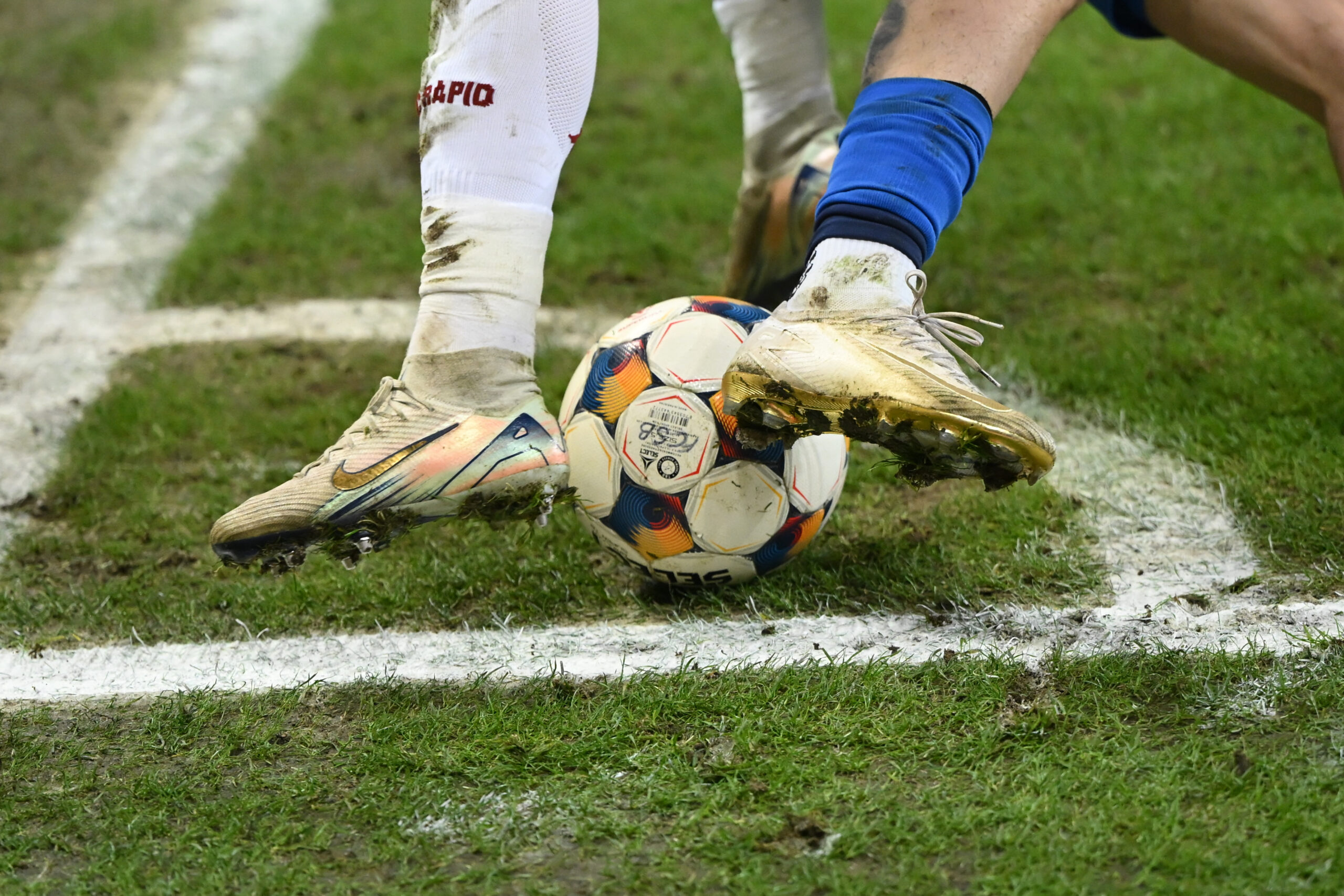 Iarnă decisivă pentru fotbaliștii români! Cum arată lista celor mai importanți jucători care pot schimba echipa