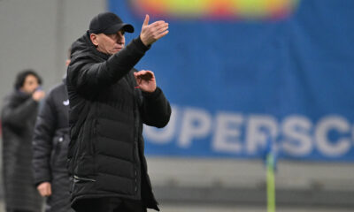 OUT! Schimbat după 22 de minute, va fi dat afară în această iarnă