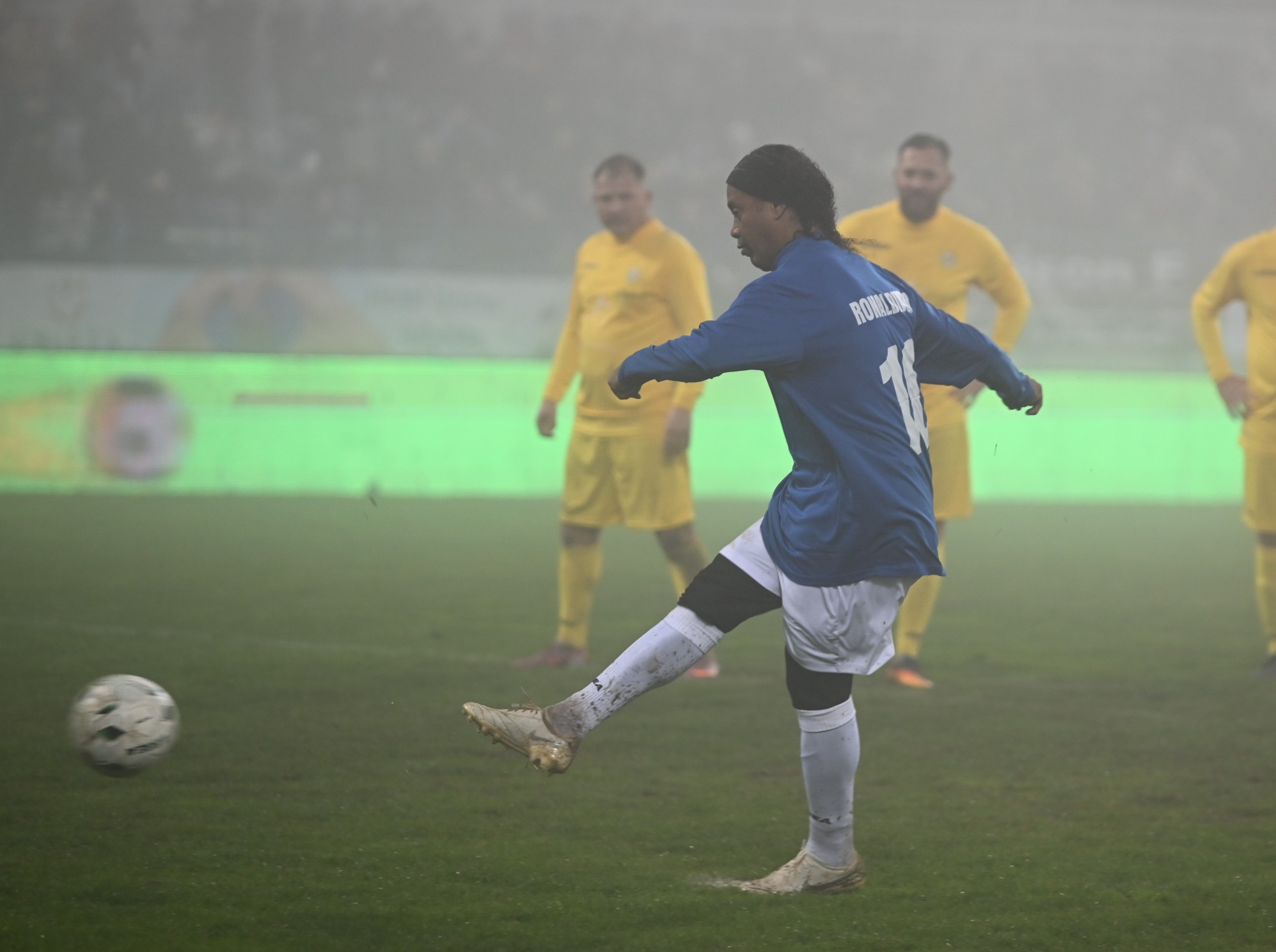 Surpriză uriașă: câți bani ar fi primit, de fapt, Ronaldinho pentru o zi la Iași! ”Nu pot să înțeleg”