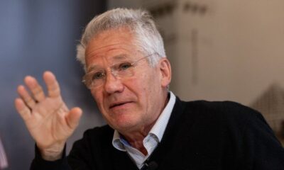 A răbufnit la adresa lui Loți Bölöni: ”Urât și jignitor față de oamenii care au murit și au suferit în țara asta! Nu poți să insisți că era un om minunat, dar el îl slăvește și astăzi”