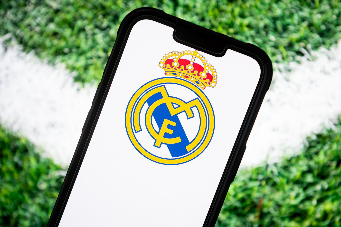 A semnat cu Real Madrid până în 2028: clauză de 75.000