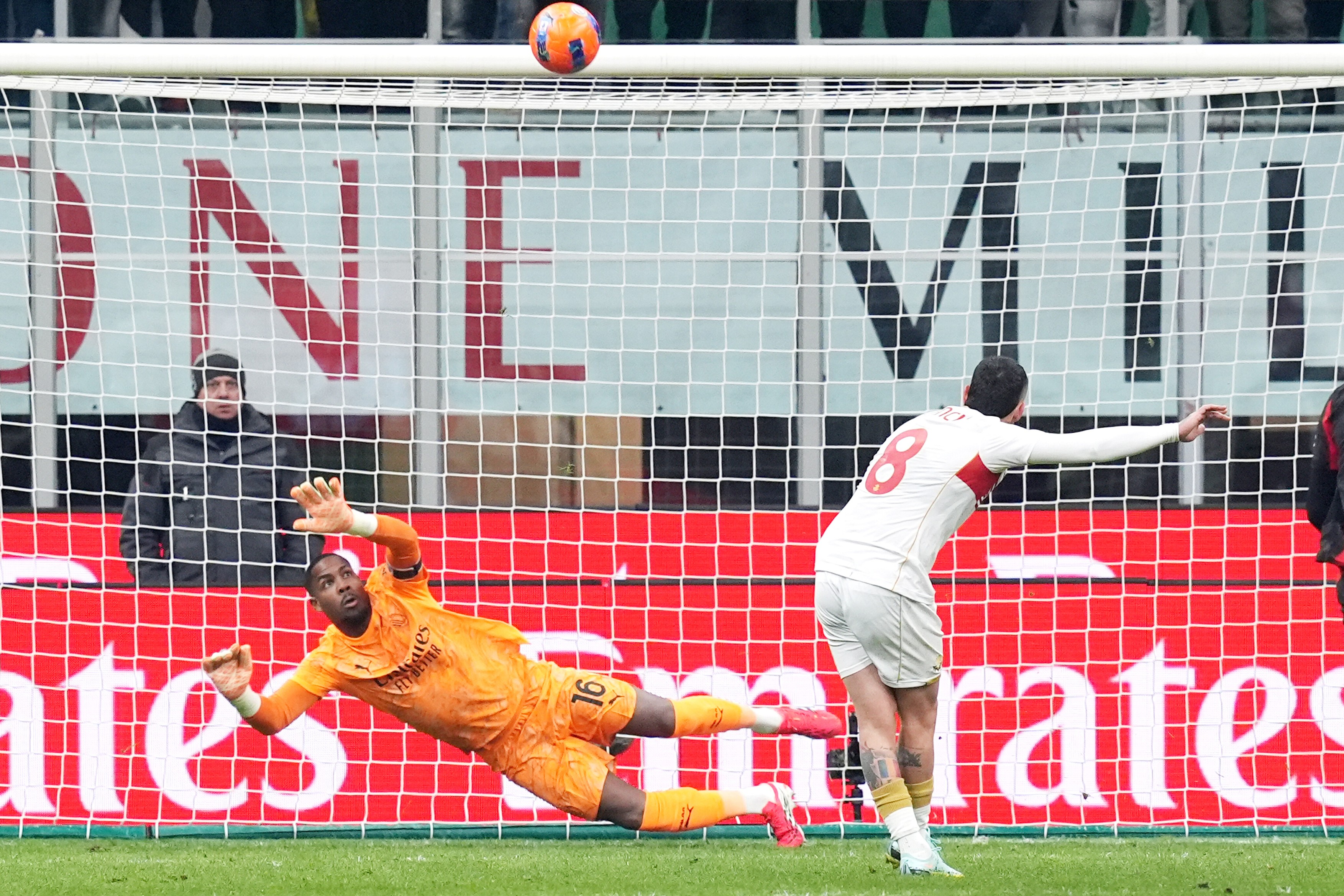 Ce a putut să i spună Daniele De Rossi lui Nicolae Stanciu, după penalty ul ratat în minutul 90+9 cu AC Milan
