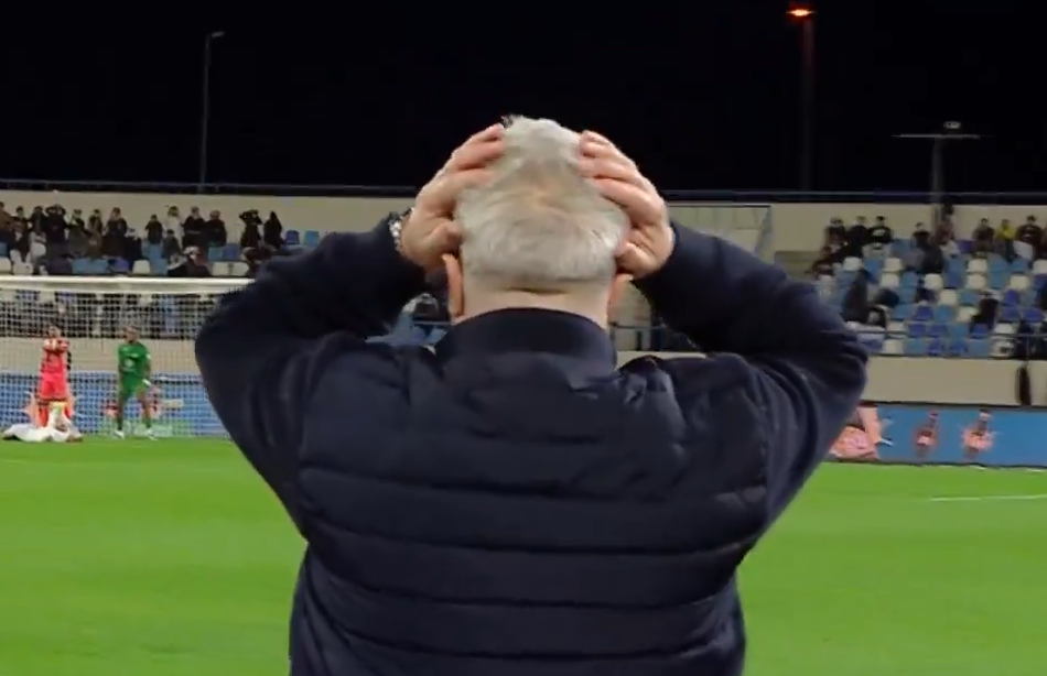 Ce banner i au făcut arabii lui Marius Șumudică, la meciul de debut