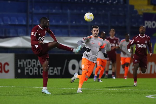 CFR Cluj Metaloglobus, de la 17:00, pe iAMsport.ro