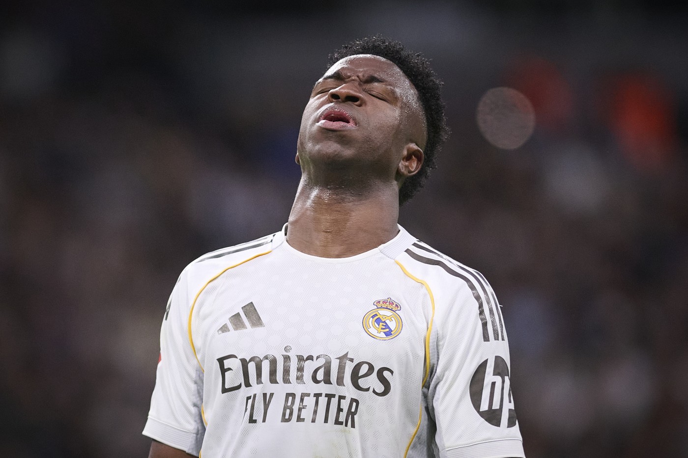Din nou și din nou! Ce au făcut fanii lui Real Madrid când Vinicius a fost schimbat de Xabi Alonso