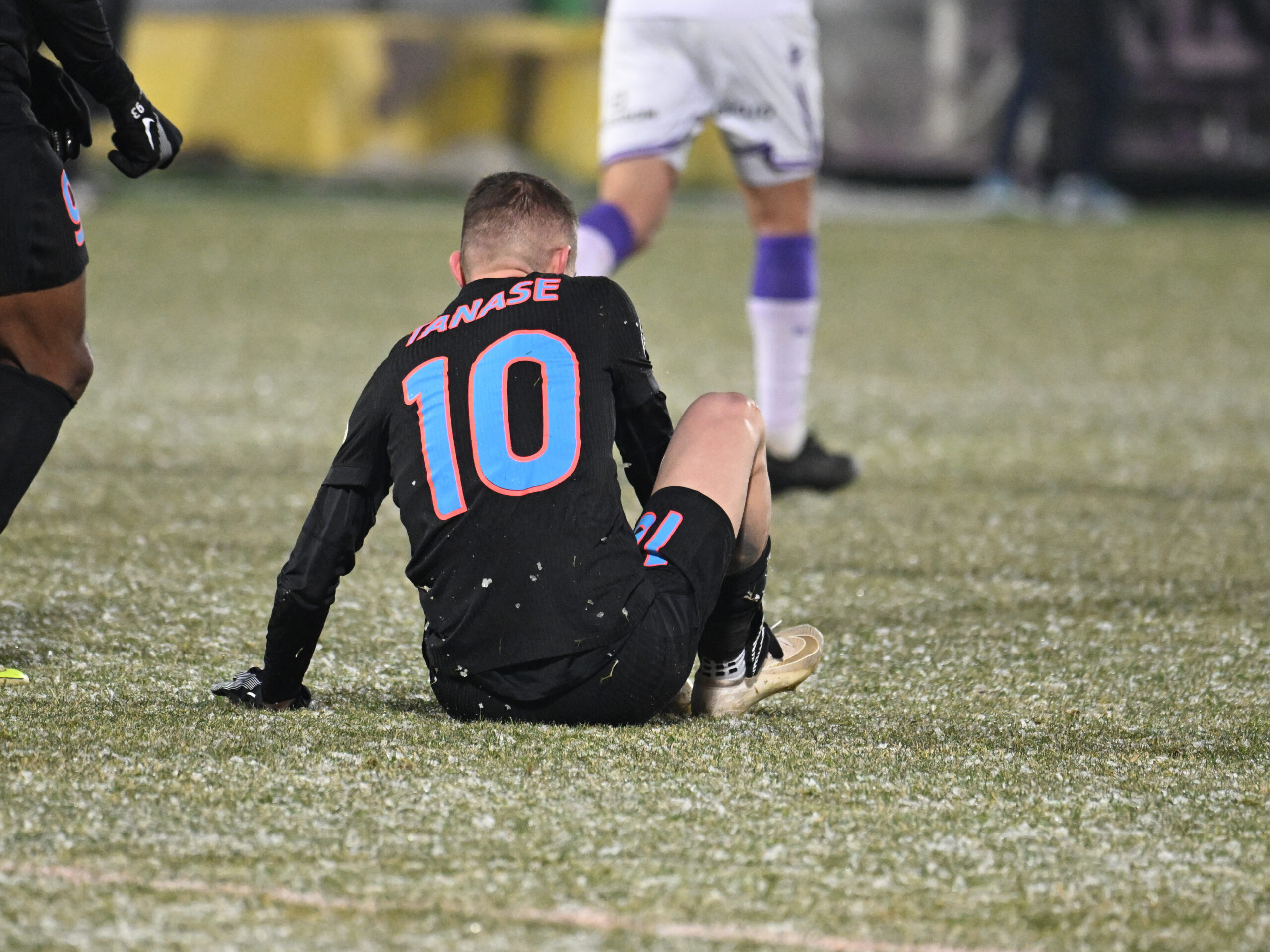 Imaginea zilei! Cum arată picioarele lui Florin Tănase, la o zi după meciul FC Argeș FCSB 1