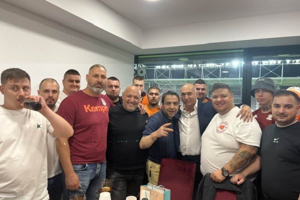 Jurnalist luat la șuturi de suporterii Rapidului, în Giulești