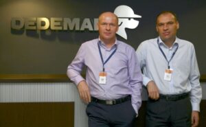 Lovitura de milioane de euro pe care au dat o în străinătate patronii Dedeman, Dragoş şi Adrian Pavăl