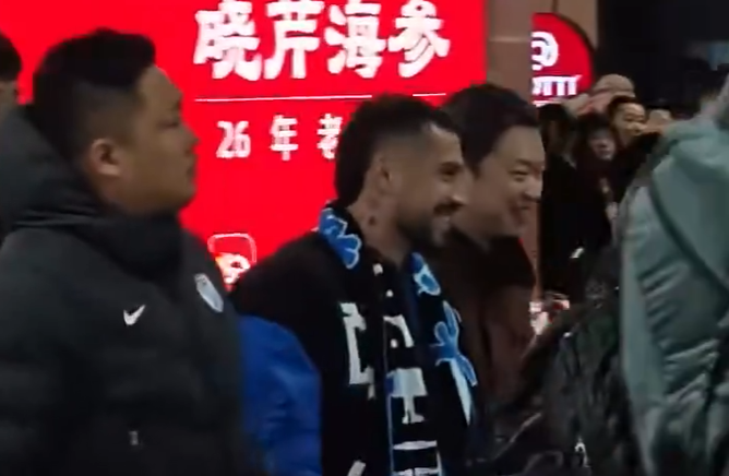 Nicolae Stanciu a ajuns în China! Cum a fost primit de fanii de la Dalian Yingbo