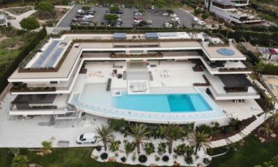 Omul cu o avere de 1,4 miliarde de dolari și a construit una dintre cele mai scumpe case din țară