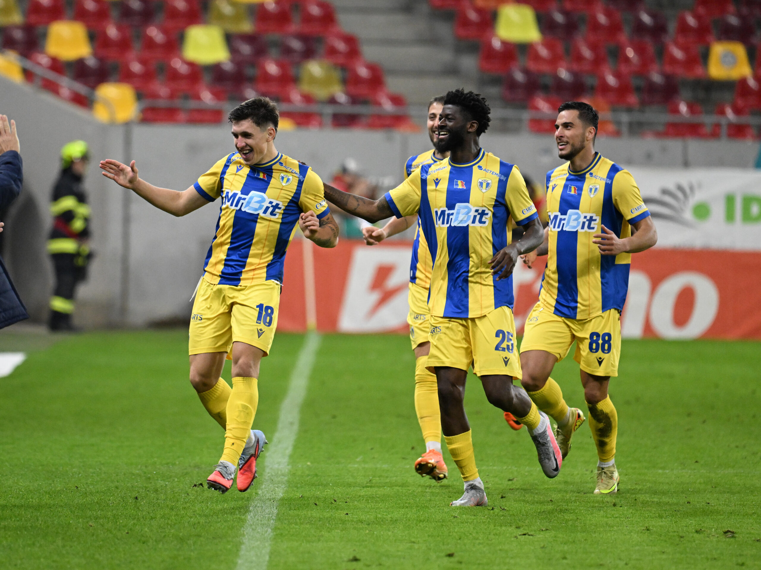 Petrolul a confirmat discuțiile cu Rapid pentru Robert Sălceanu