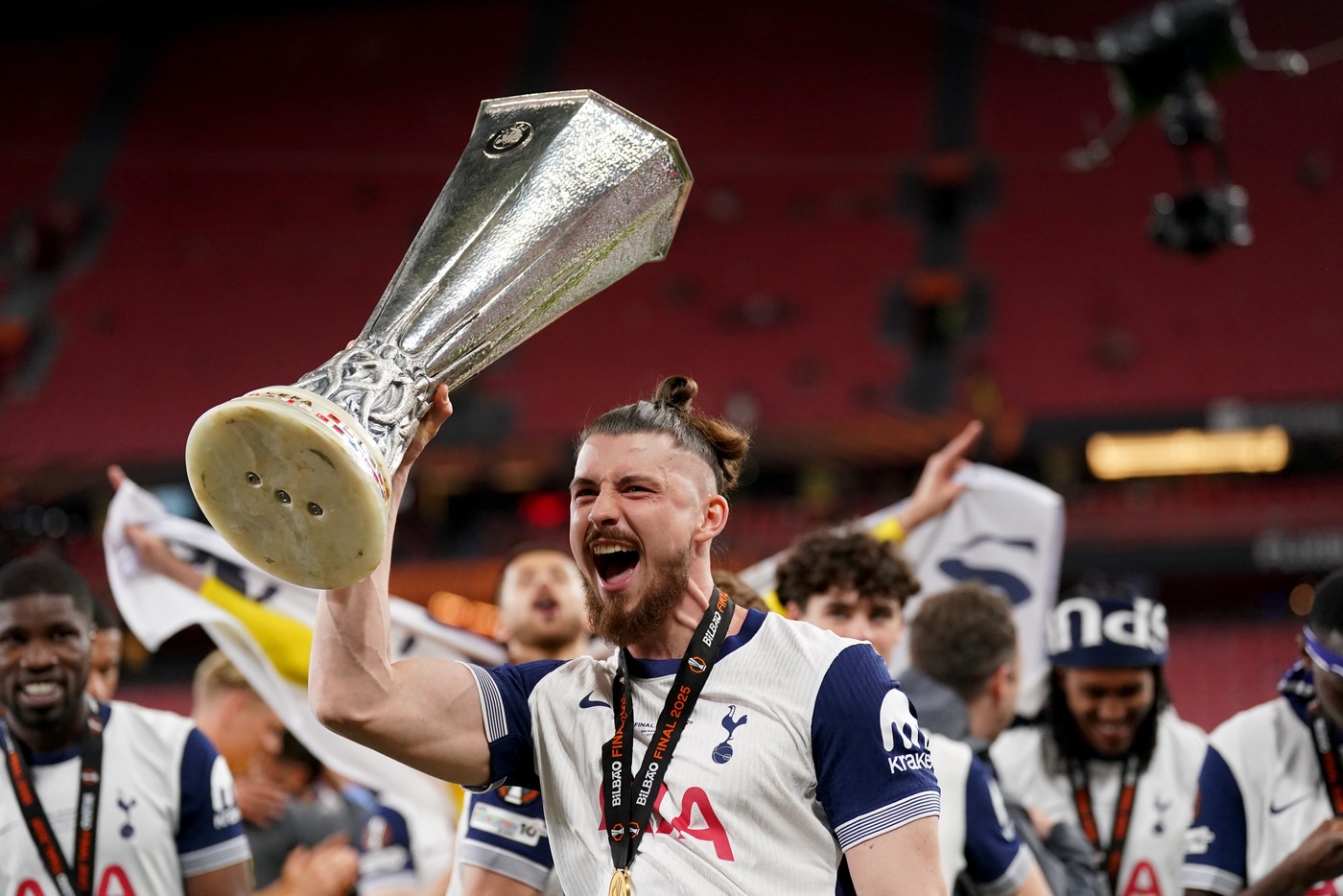 Răsturnare de situație! Radu Drăgușin le a spus ”da” și transferul e din nou în cărți