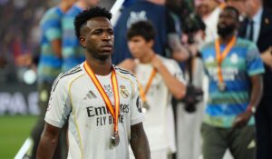 Real Madrid, pe un butoi de pulbere! Fanii au huiduit vedetele lui Perez la sosirea pe Bernabeu