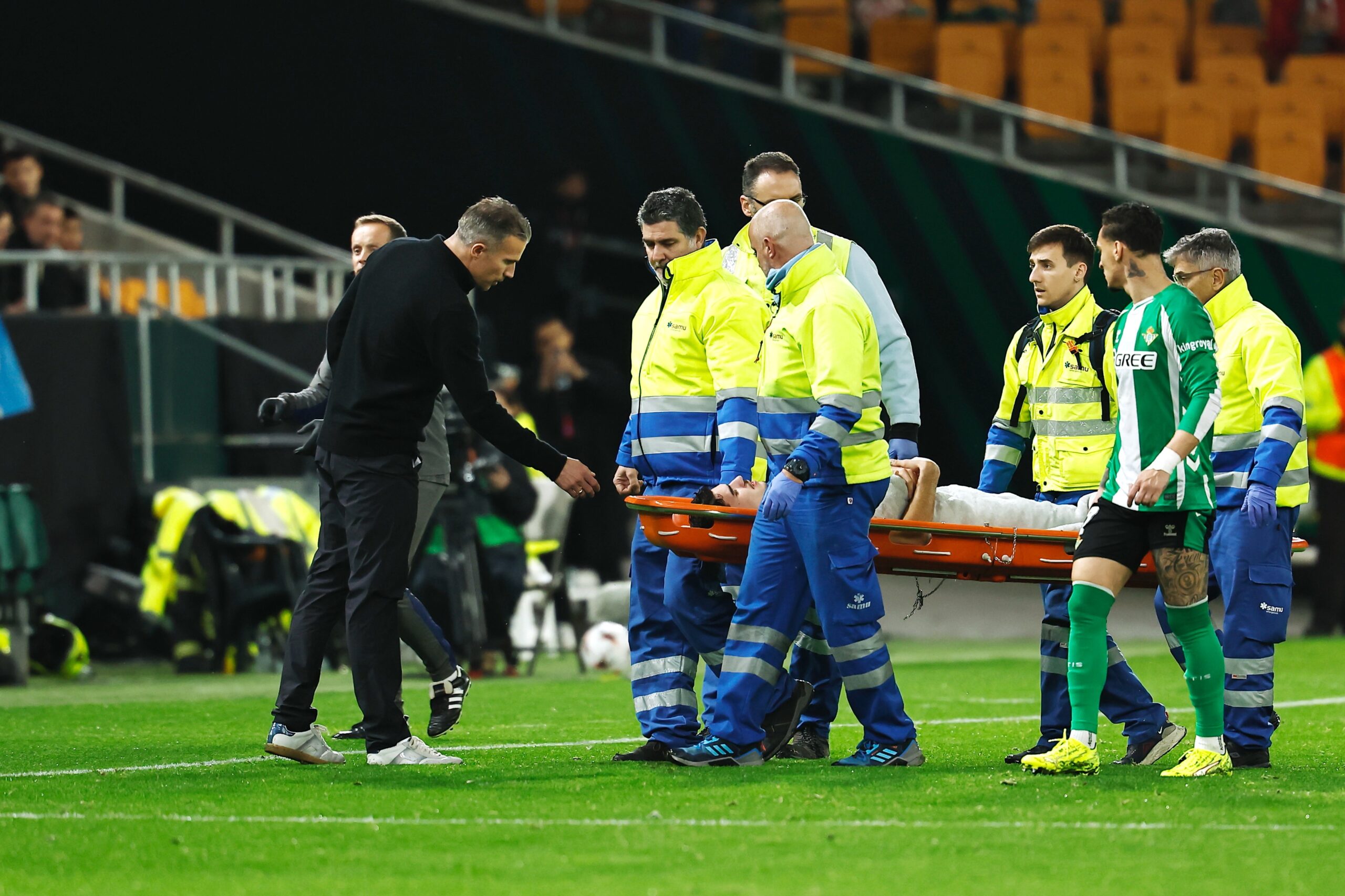 Robin van Persie și a văzut fiul scos de pe teren pe targă în meciul din Europa League: "Groaznic"