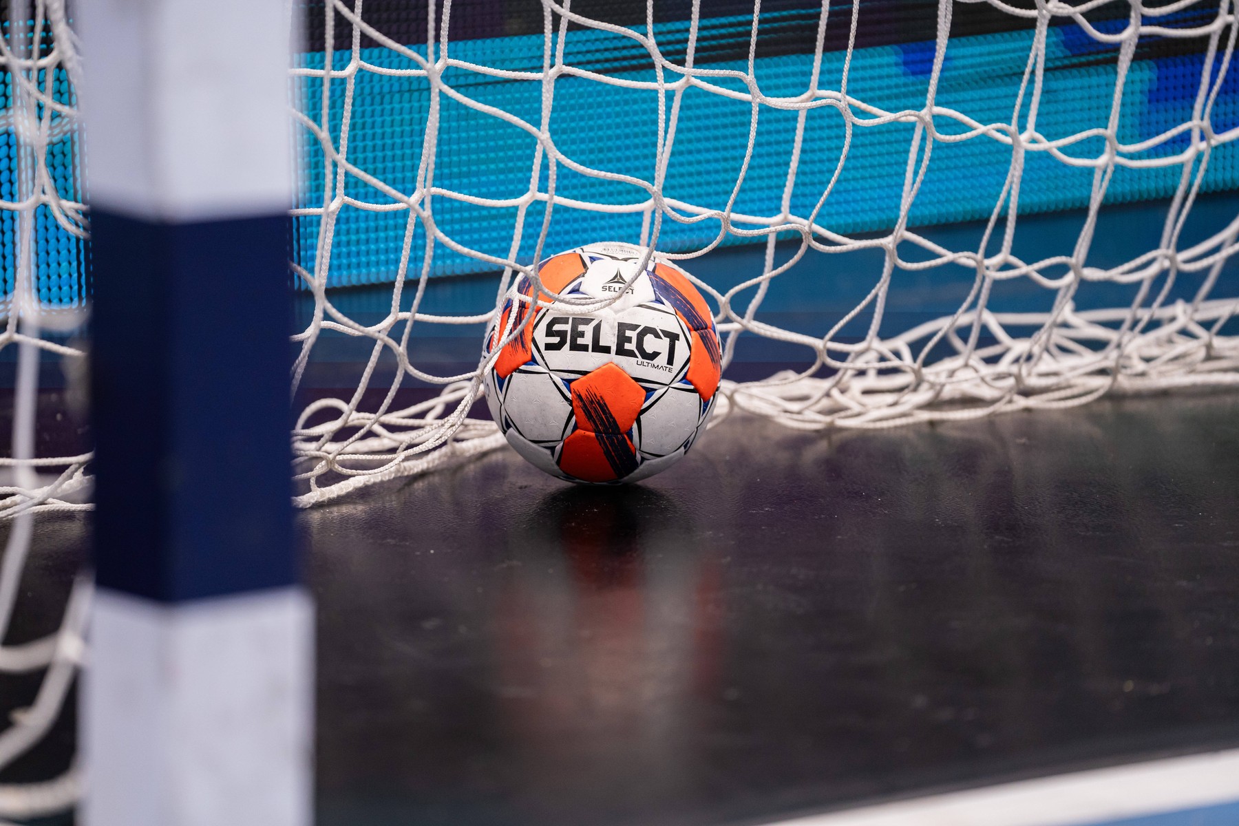 Thuringer Minaur 33 32 / Podravka CSM București 28 33 / Rapid Oldenburg 34 30 / Viborg Corona 33