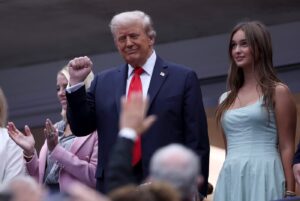Trump organizează lupte MMA la Casa Albă pentru a şi serba cei 80 de ani