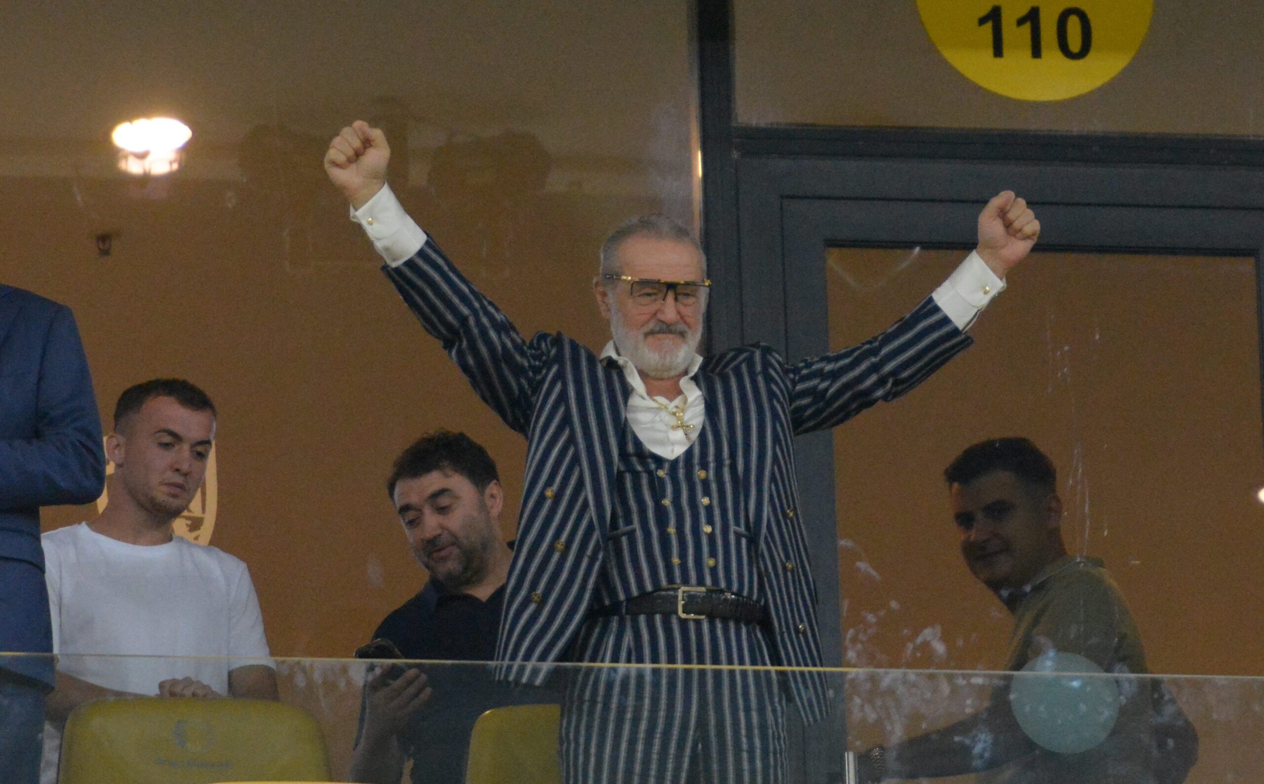 ”Tun” financiar pentru Gigi Becali!