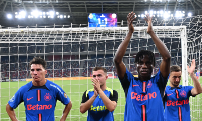 Au pus banii pe masă: