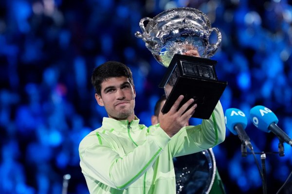 Carlos Alcaraz, noul campion de la Australian Open! L a învins pe Novak Djokovic și a scris istorie