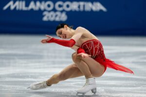 Cine este Julia Sauter