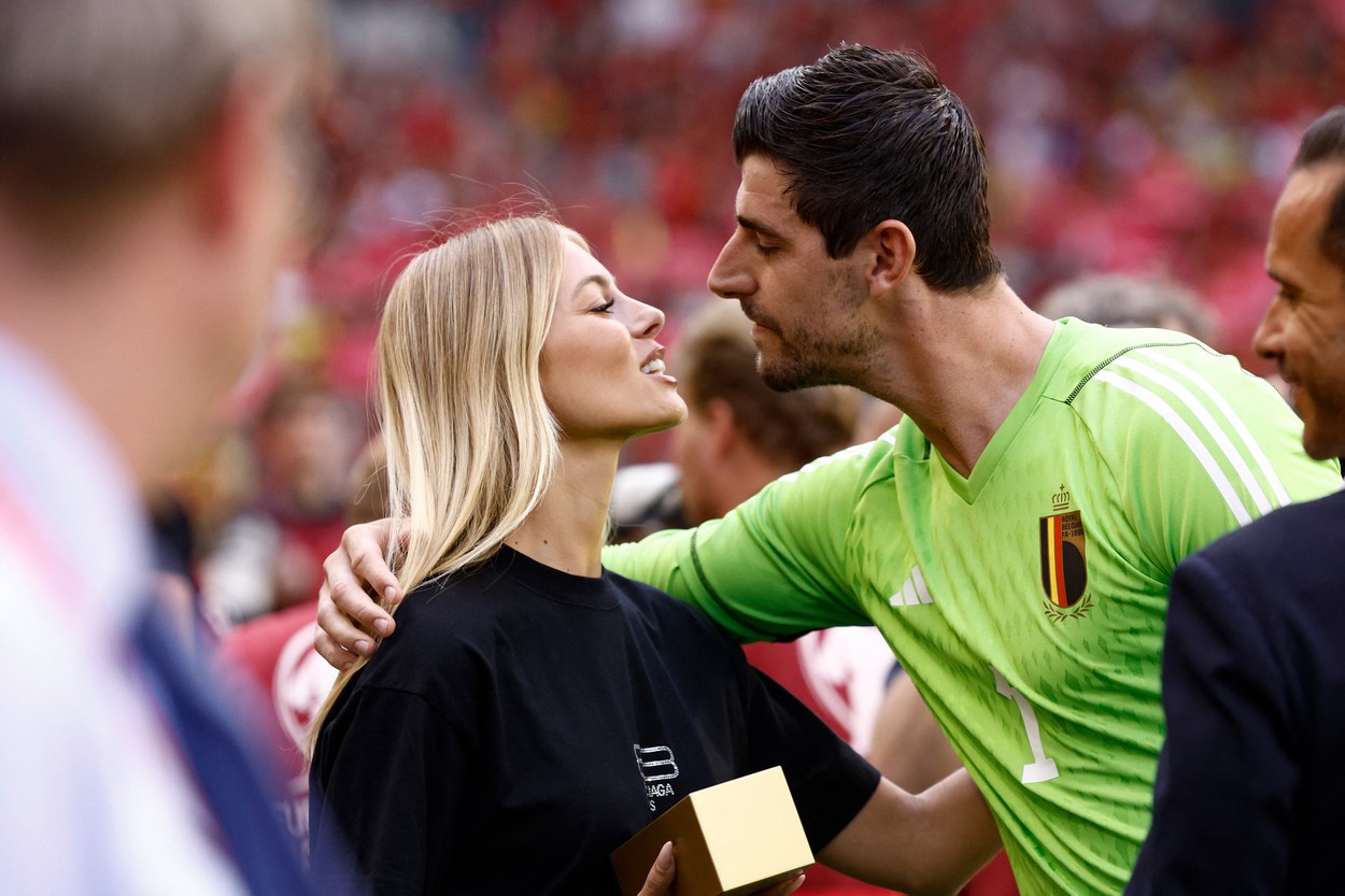Courtois, făcut ”praf” după ce l a atacat pe Mourinho: ”I a furat iubita lui De Bruyne și vorbește despre valori”