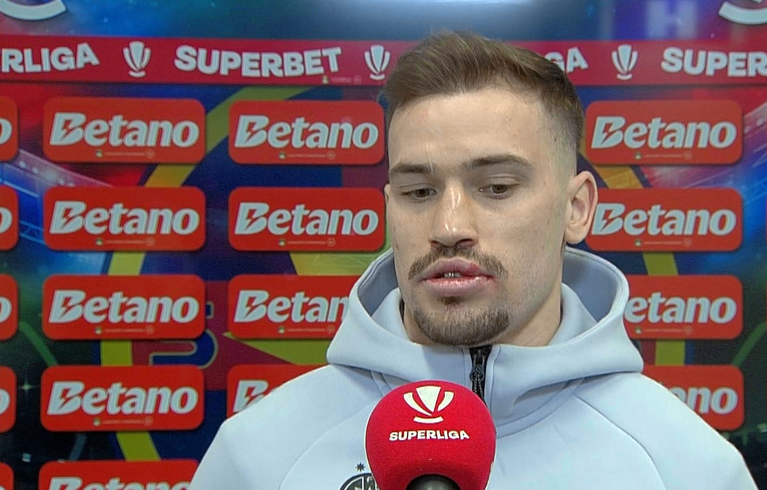 Cu buza umflată, Darius Olaru a răbufnit: ”Mi se pare incredibil”