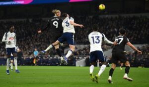 „Dezastru”. Englezii, verdict după ce Radu Drăgușin a fost titular în Tottenham – Manchester City 2
