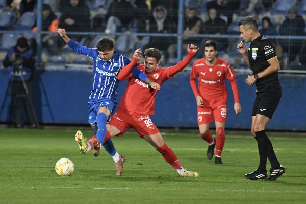 Farul Dinamo, de la 20:30, pe iAMsport.ro