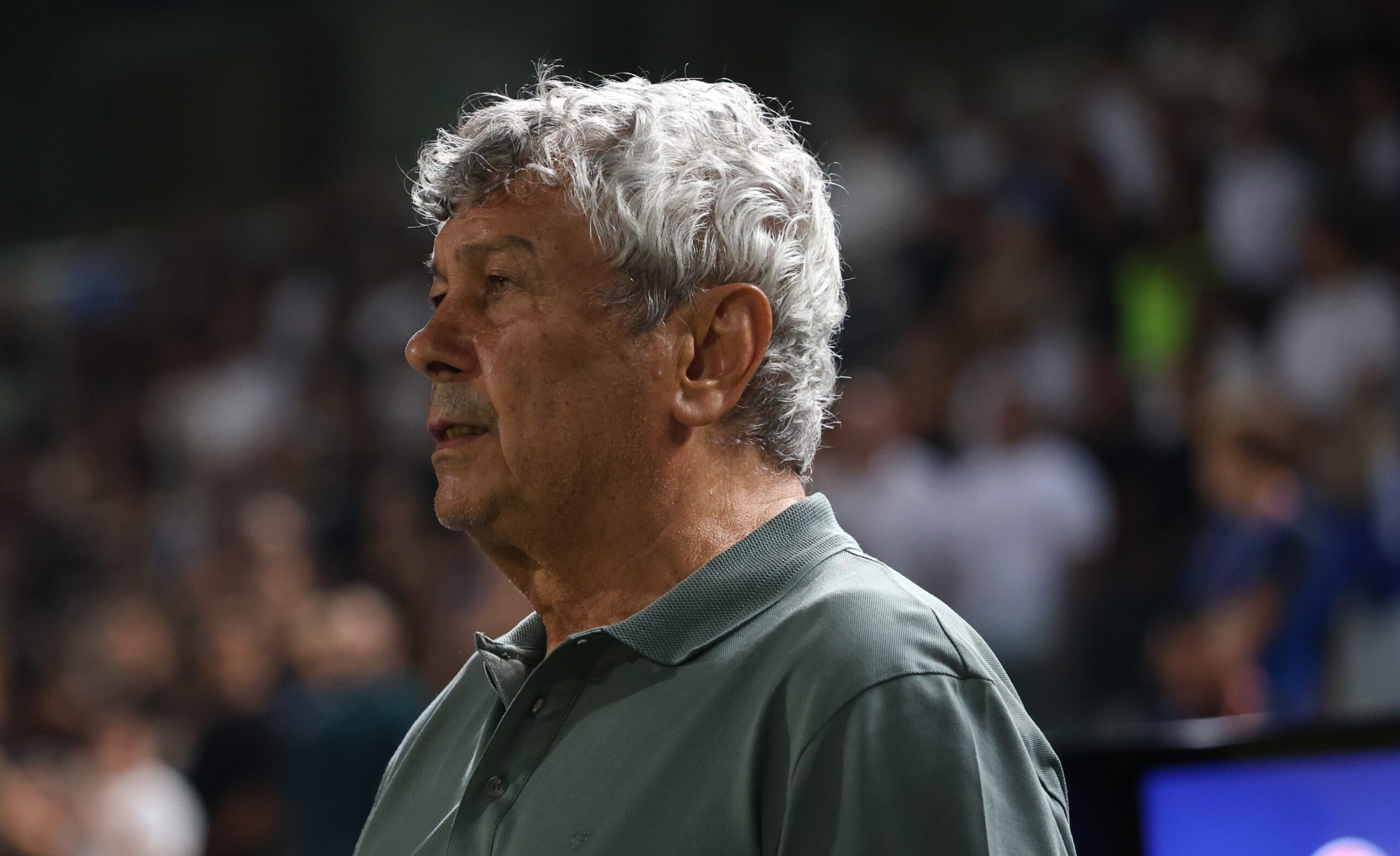 I a spus CLAR lui Mircea Lucescu să renunțe la fotbal, iar selecționerul n a stat pe gânduri