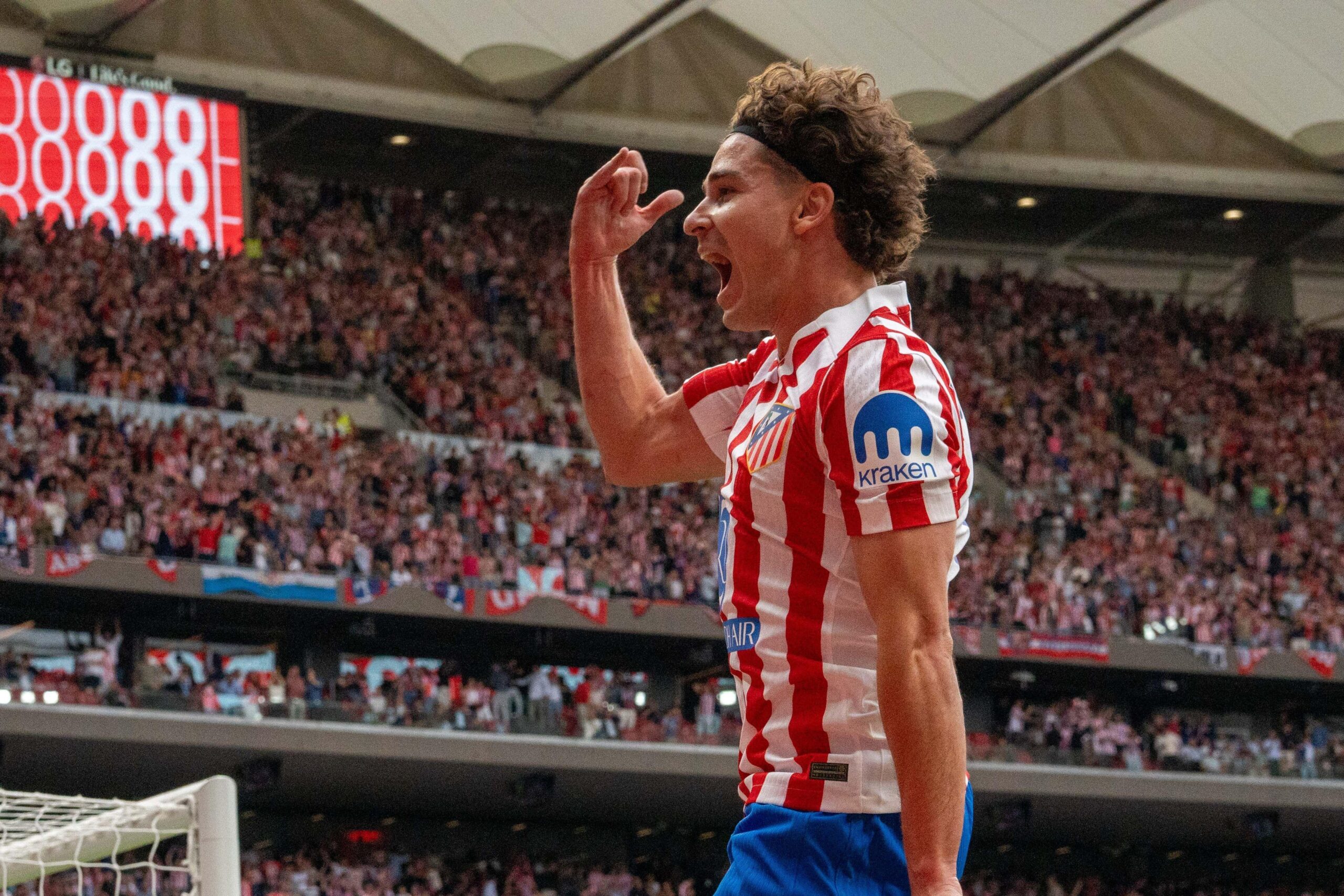 I au pus contractul pe masă lui Julian Alvarez!