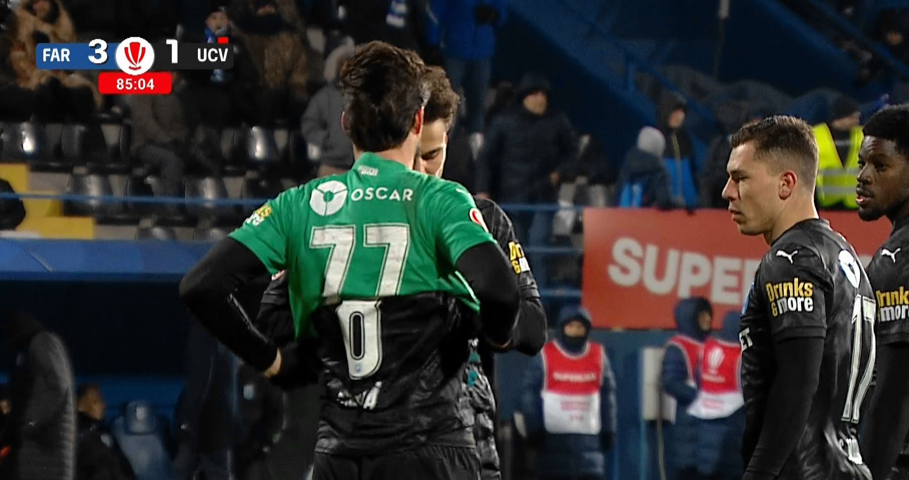 Lovitură după lovitură pentru Craiova! Tudor Băluță a devenit portar și Denis Alibec i a dat gol