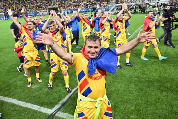 Membrul Generației de Aur care s a aflat în război cu Burleanu, dispus să semneze cu FRF după venirea lui Hagi! Îl criticase pe Ilie Dumitrescu, dar acum s a răzgândit