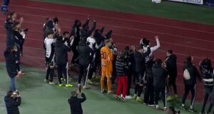 “Nebunie” pe Cluj Arena după calificarea lui U în play off! Jucătorii lui Bergodi au sărbătorit cu fanii