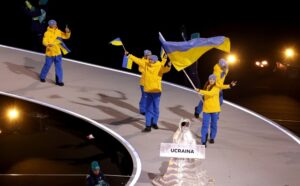 O rusoaică a purtat pancarta cu numele Ucrainei la ceremonia de deschidere a JO de iarnă