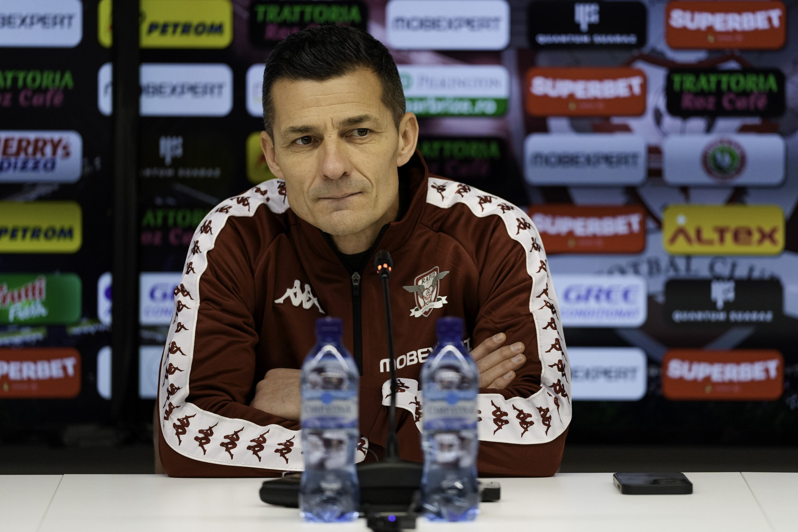 Rapid e pe primul loc, dar Costel Gâlcă a refuzat să vorbească despre titlu: ”Eu spun același lucru”