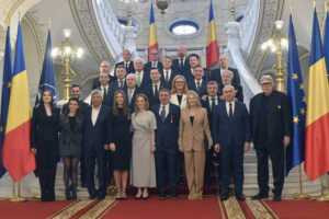 Românul celebru cu salariu la stat de