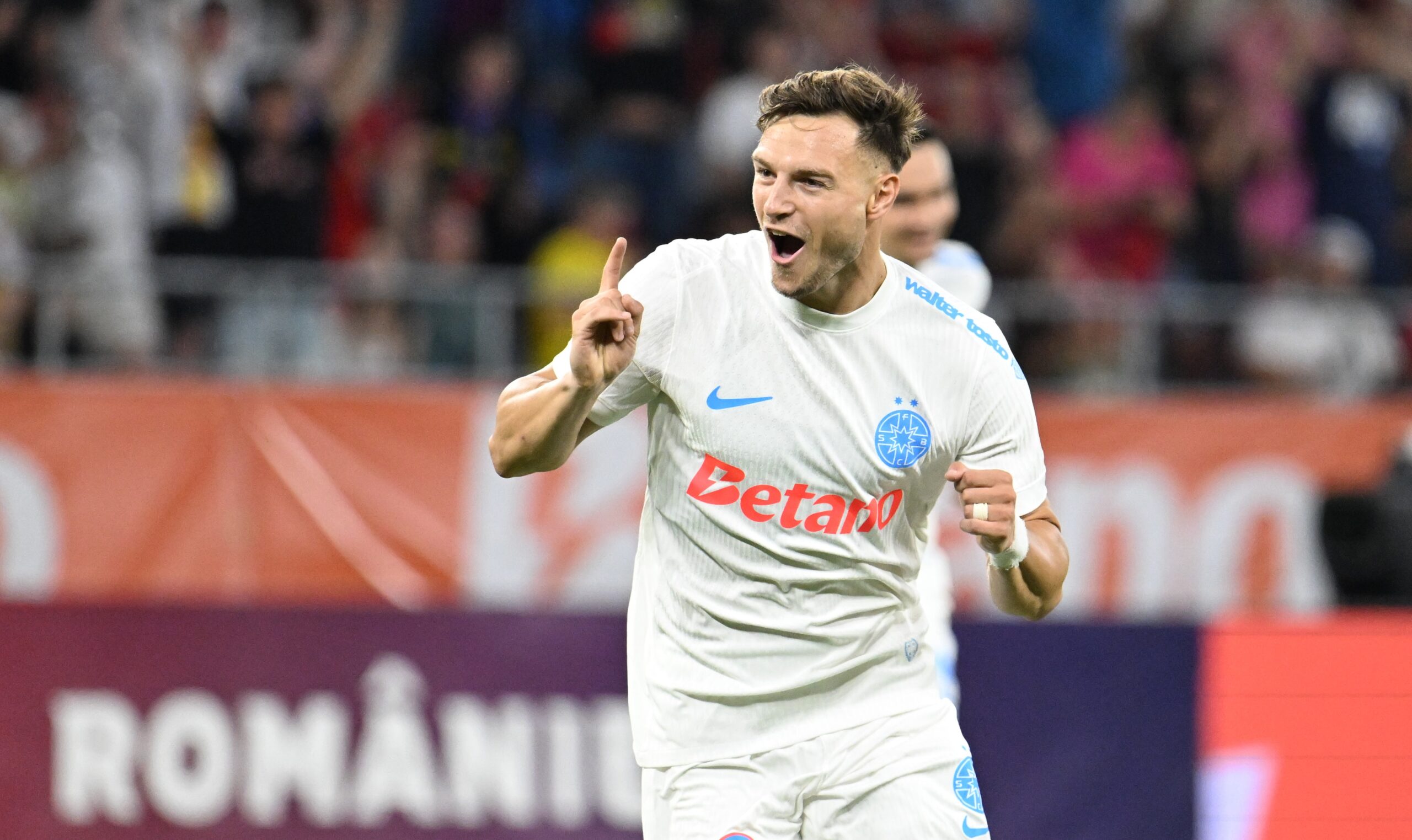 S a făcut transferul lui Dennis Politic de la FCSB: rămâne în SuperLiga!