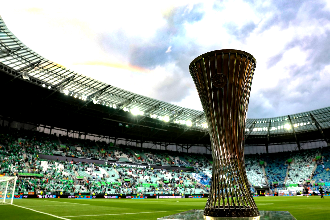 Se știu cele 16 echipe din optimile Conference League! Dramatism total la un meci + Când e tragerea la sorți