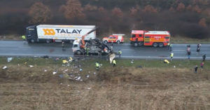 Ultimul supravieţuitor al accidentului teribil din Timiş a părăsit România! A călătorit intubat cu avionul