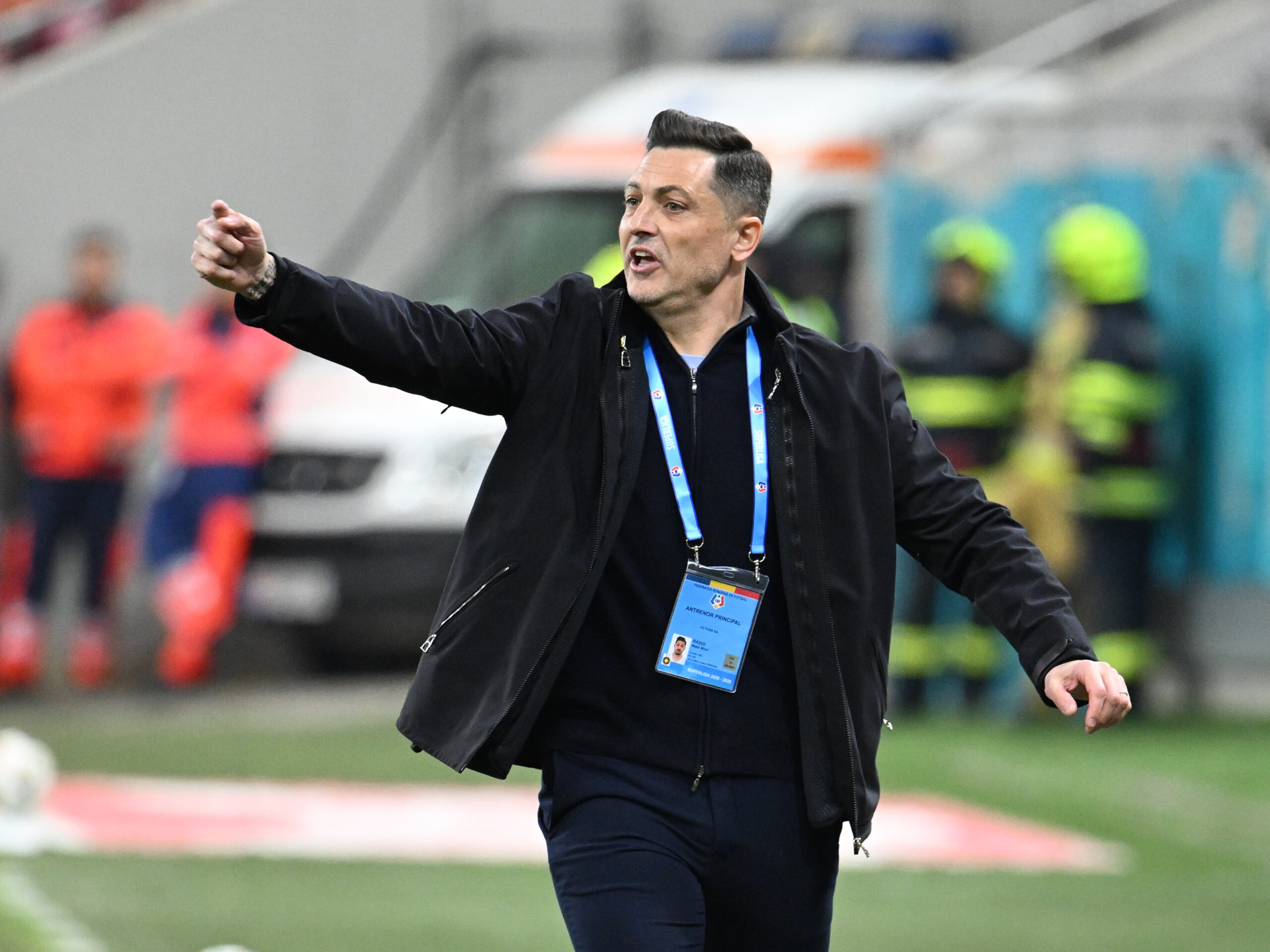 A ieșit plin de sânge de pe teren la FCSB Metaloglobus! Reacția lui Mirel Rădoi