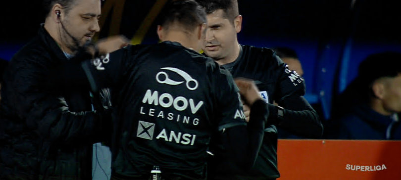 Arbitrul s a accidentat și a fost schimbat, la Unirea Slobozia Oțelul Galați