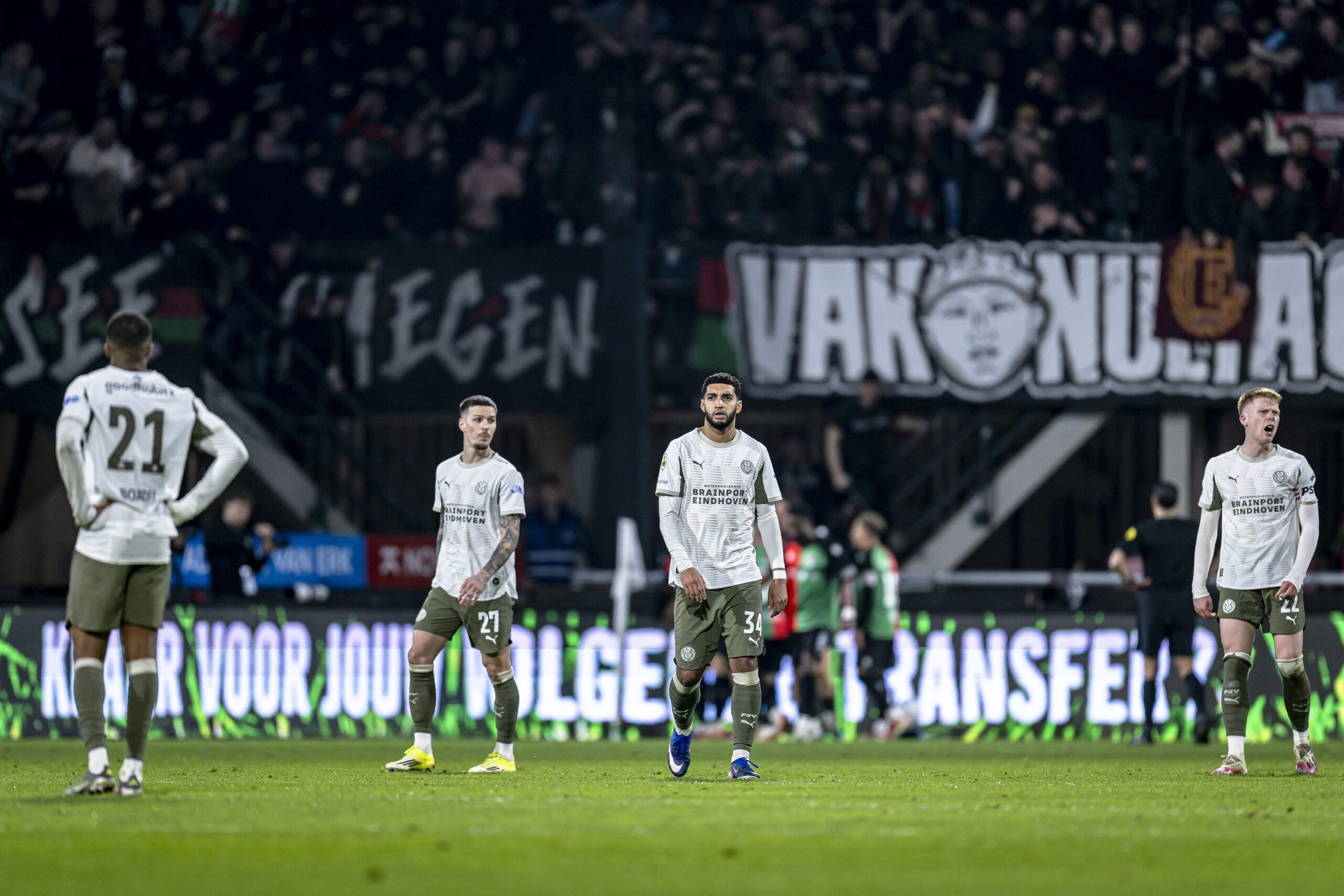 Ce surpriză! PSV e OUT din Cupă, chiar dacă Dennis Man a dat gol: nota primită, după eliminare