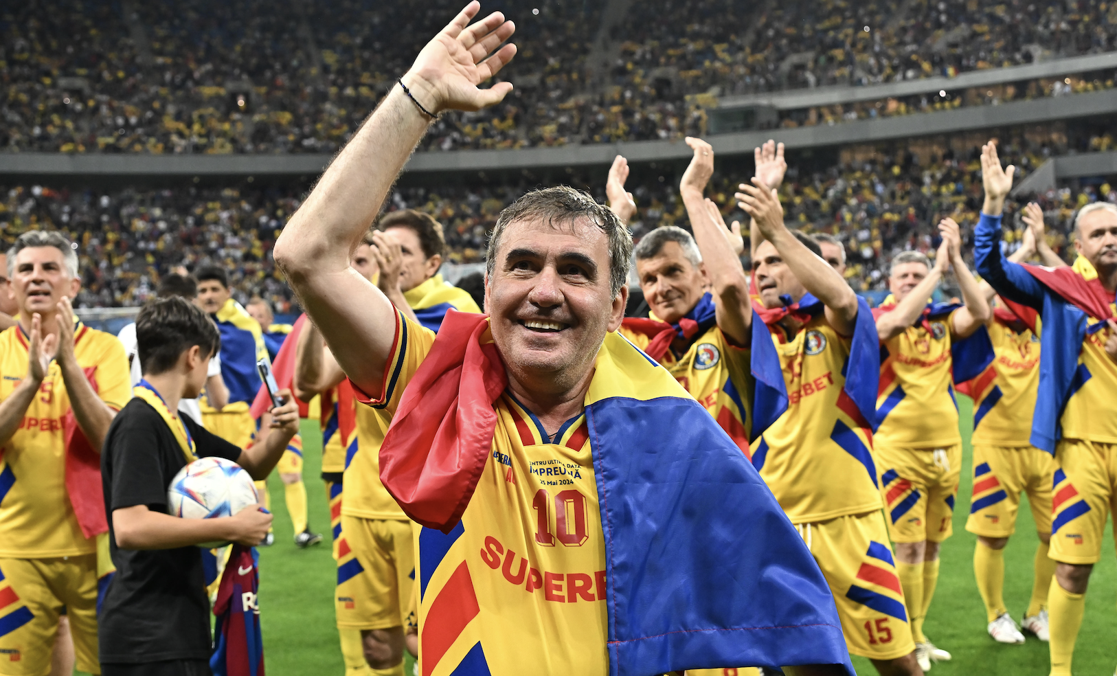 Contract fără precedent în fotbalul mondial pentru Gică Hagi la naționala României? ”Imposibil!” / ”Nu există”