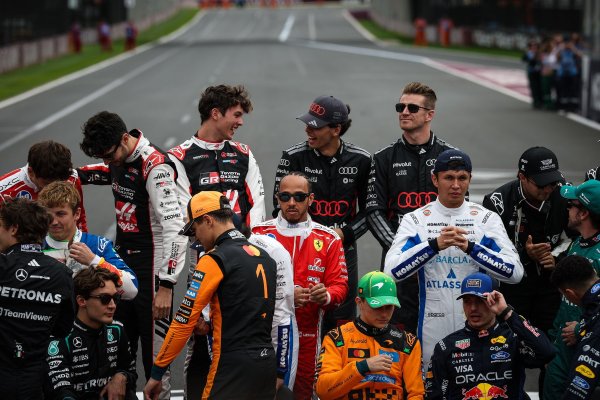 Dueluri explozive în F1 2026. Russell vs. Antonelli și Leclerc vs