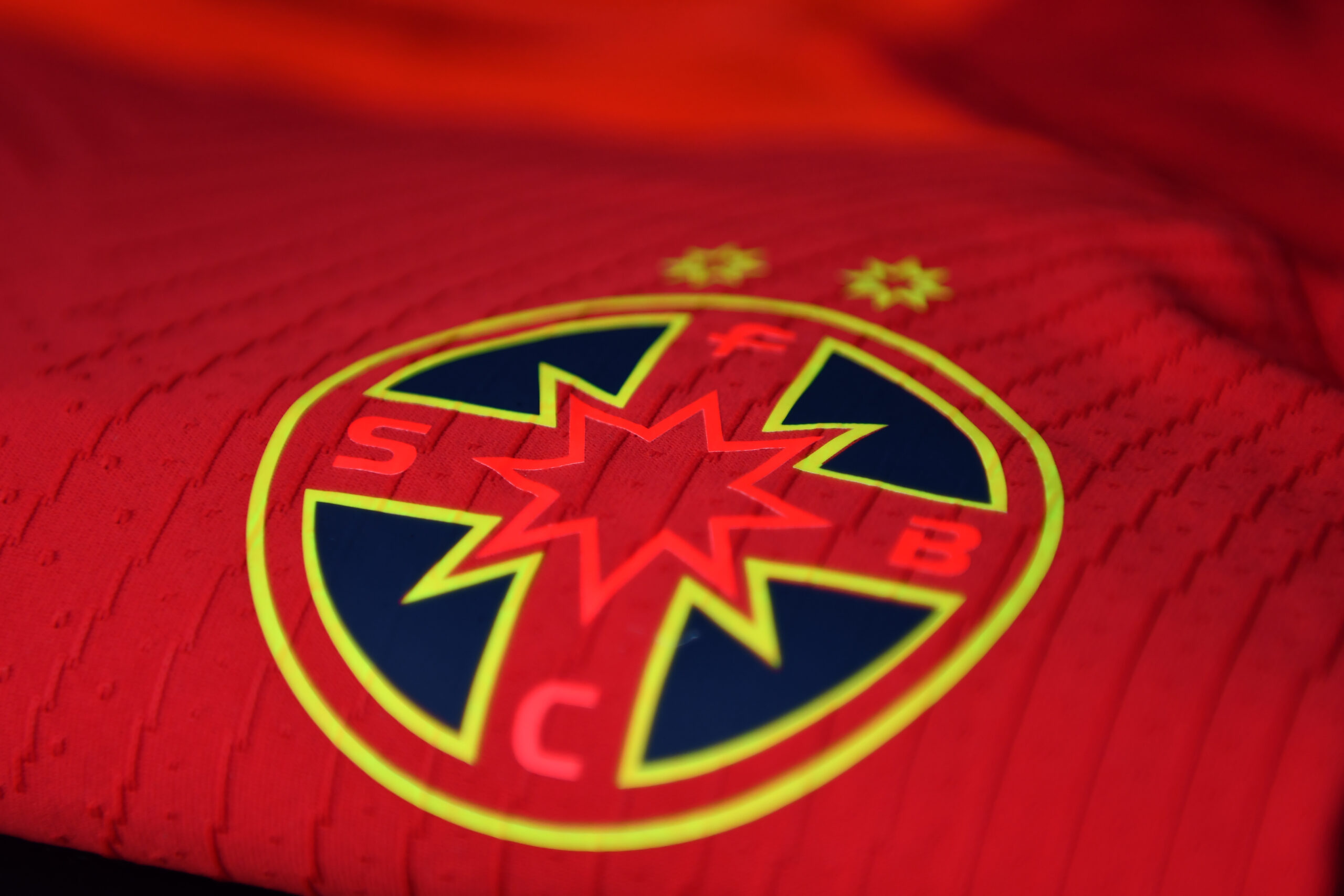 E fan Fenerbahce, dar a investit la Steaua FCSB