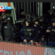 Gaze lacrimogene și scandări rasiste! Rapid Craiova a fost întrerupt în repriza a doua